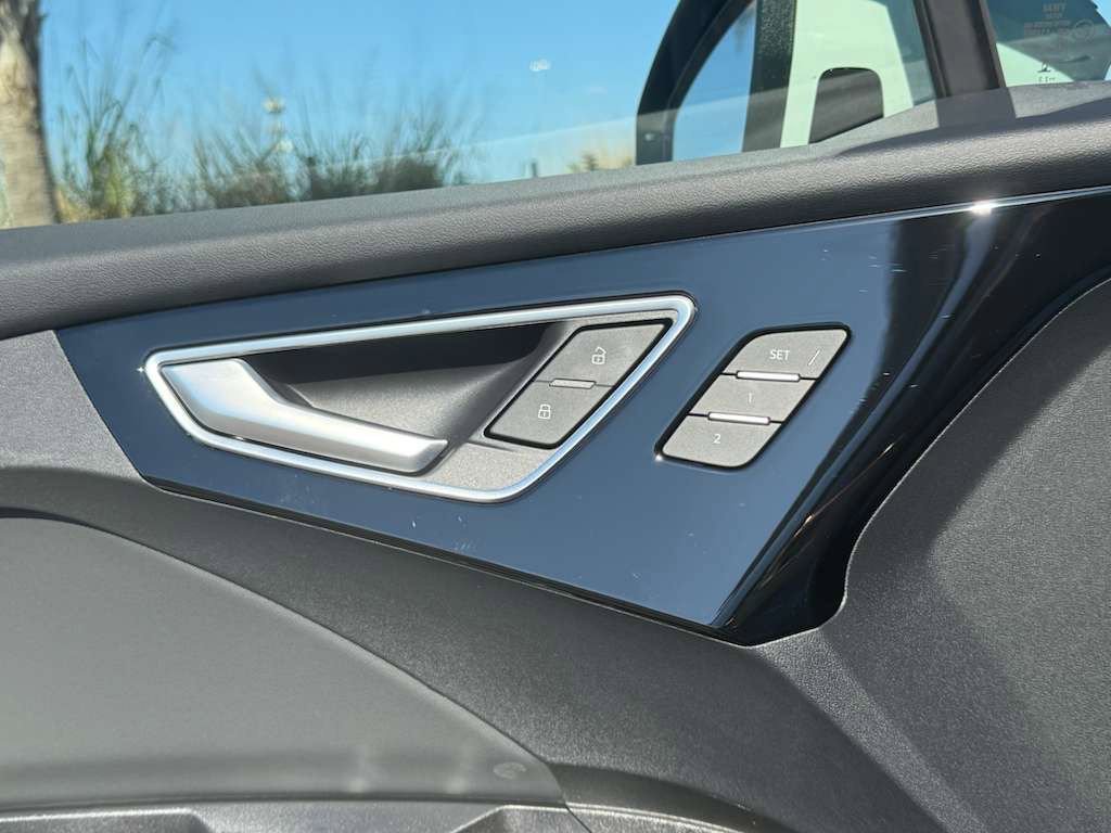 Used 2024 Audi Q4 e-tron Premium w/ Convenience Package image 54