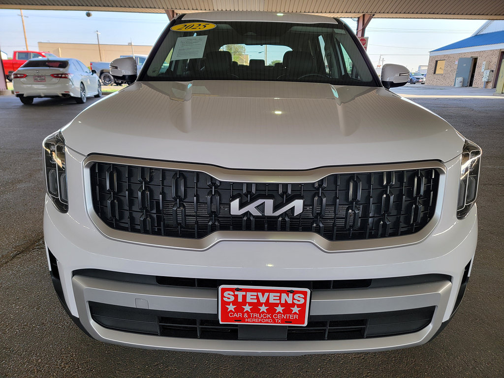 Used 2025 Kia Telluride LX FWD image 4