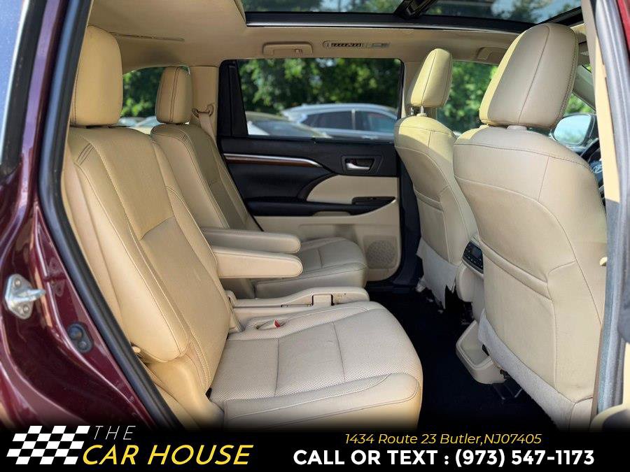 Used 2019 Toyota Highlander Limited Platinum FWD image 23