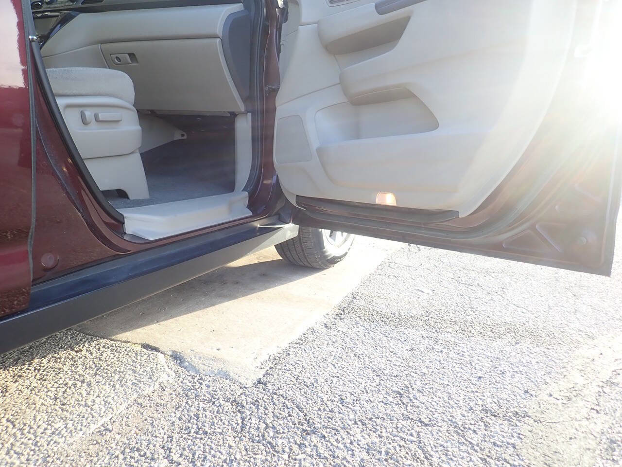 Used 2015 Honda Odyssey EX image 24