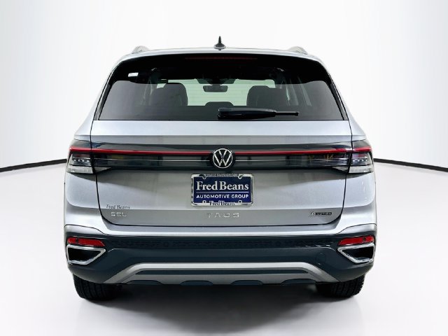 Used 2025 Volkswagen Taos SEL AWD/4WD image 7