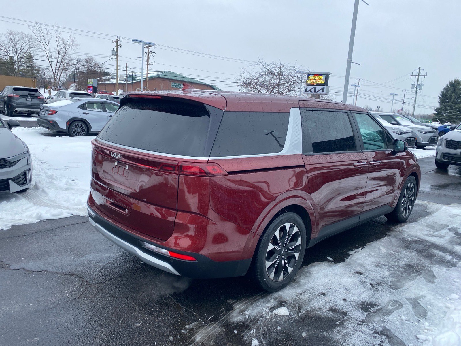 Certified 2024 Kia Carnival EX image 5