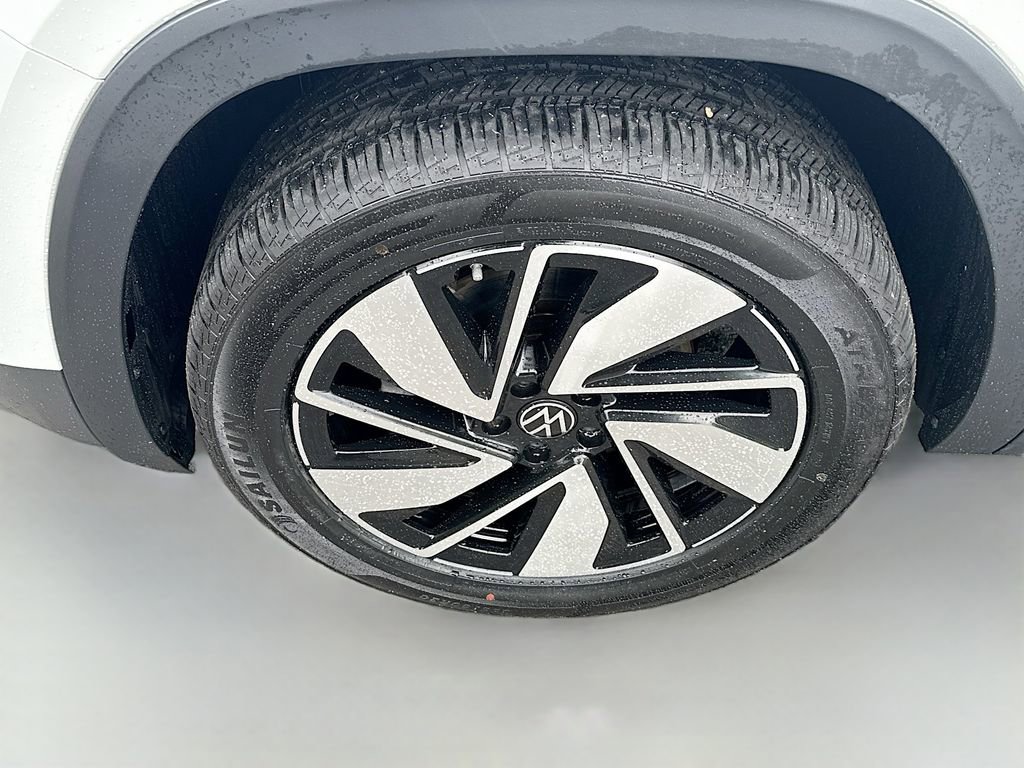 Used 2024 Volkswagen Atlas SE FWD image 28