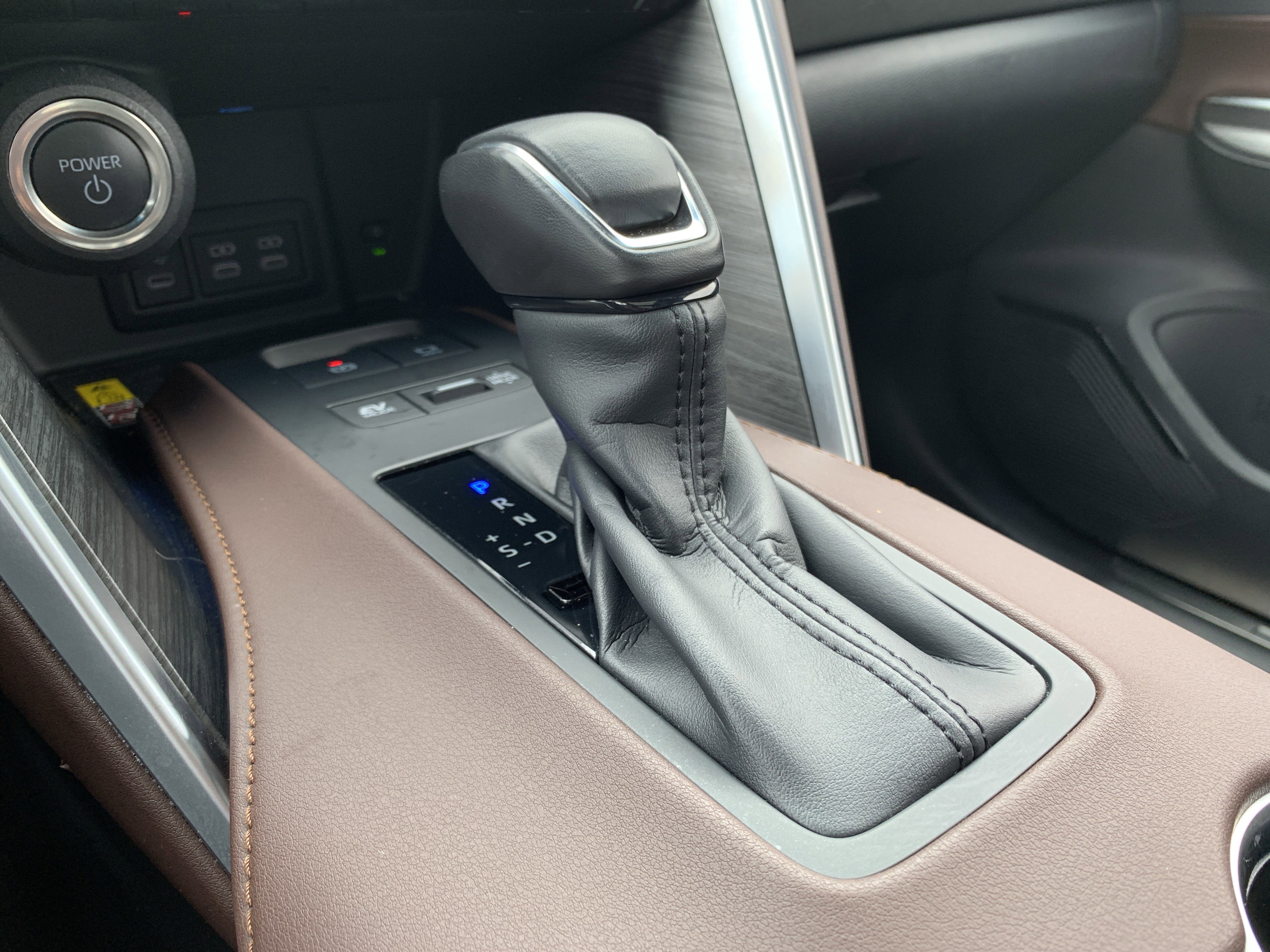 Used 2024 Toyota Venza Limited image 26