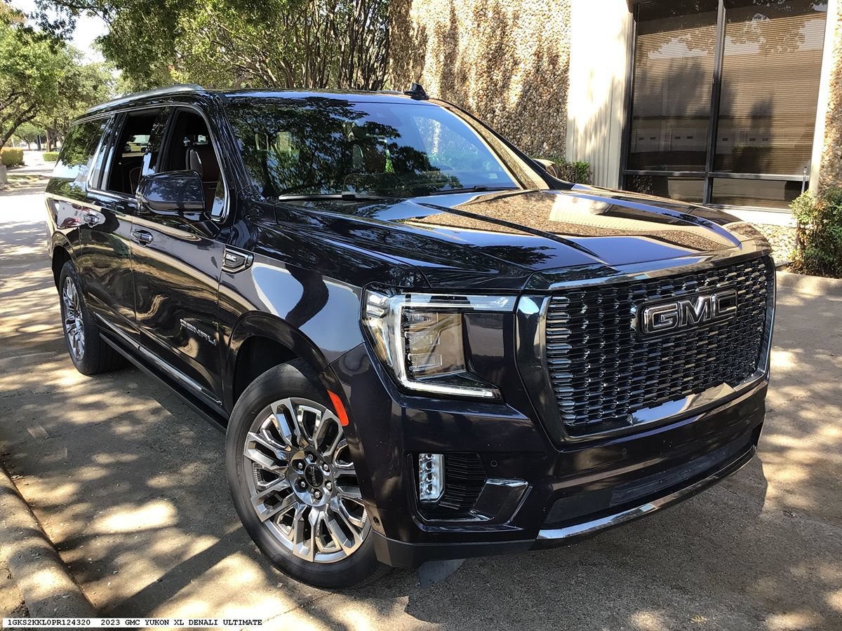 Used 2023 GMC Yukon XL Denali Ultimate AWD/4WD image 4