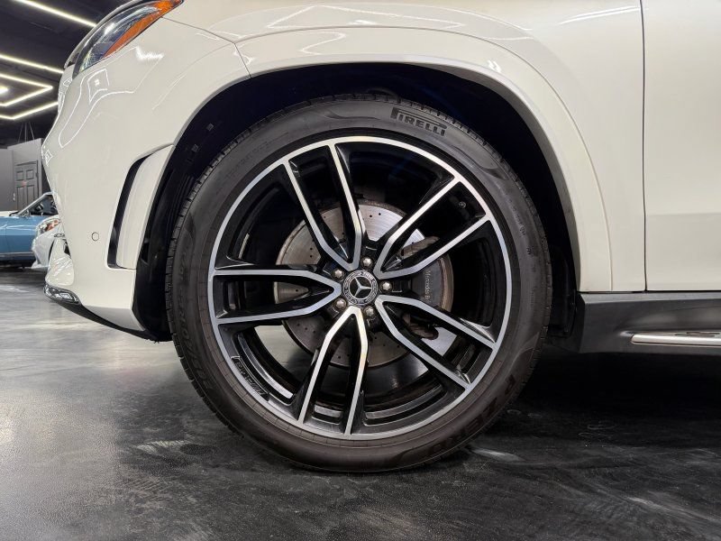 Used 2021 Mercedes-Benz GLS 580 4MATIC image 30