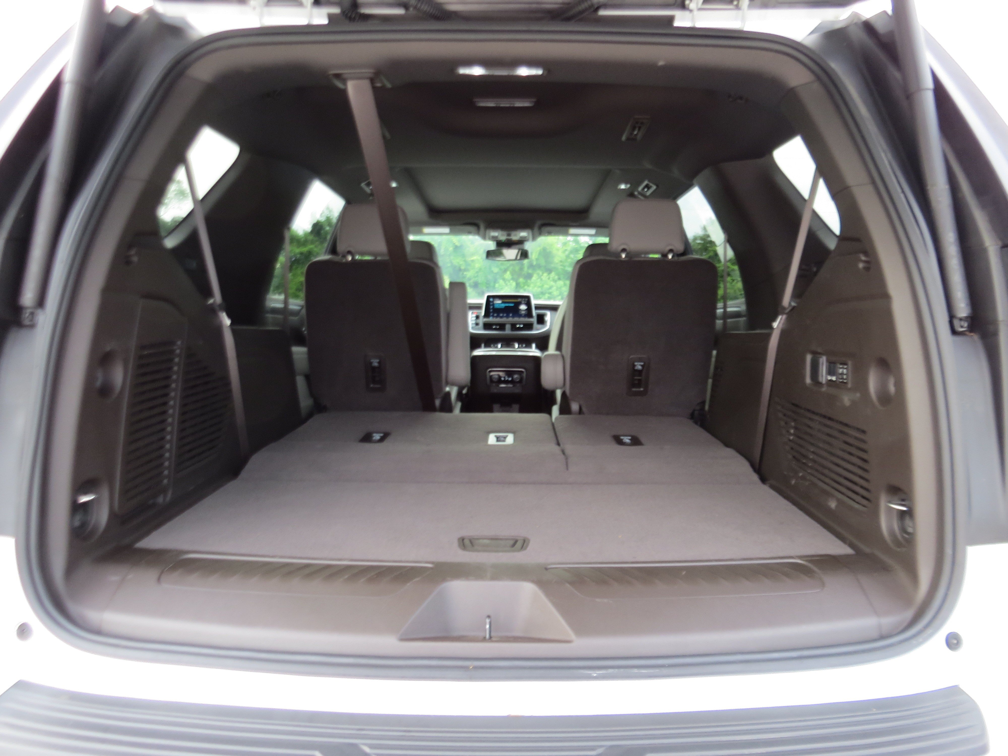 Used 2024 Chevrolet Tahoe LT w/ Luxury Package AWD/4WD image 11