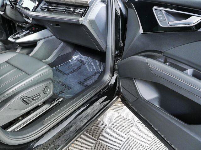 Used 2023 Audi Q4 e-tron Premium Plus w/ Premium Plus AWD/4WD image 36