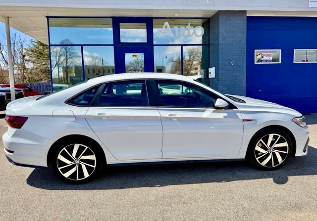 Used 2020 Volkswagen Jetta GLI image 2