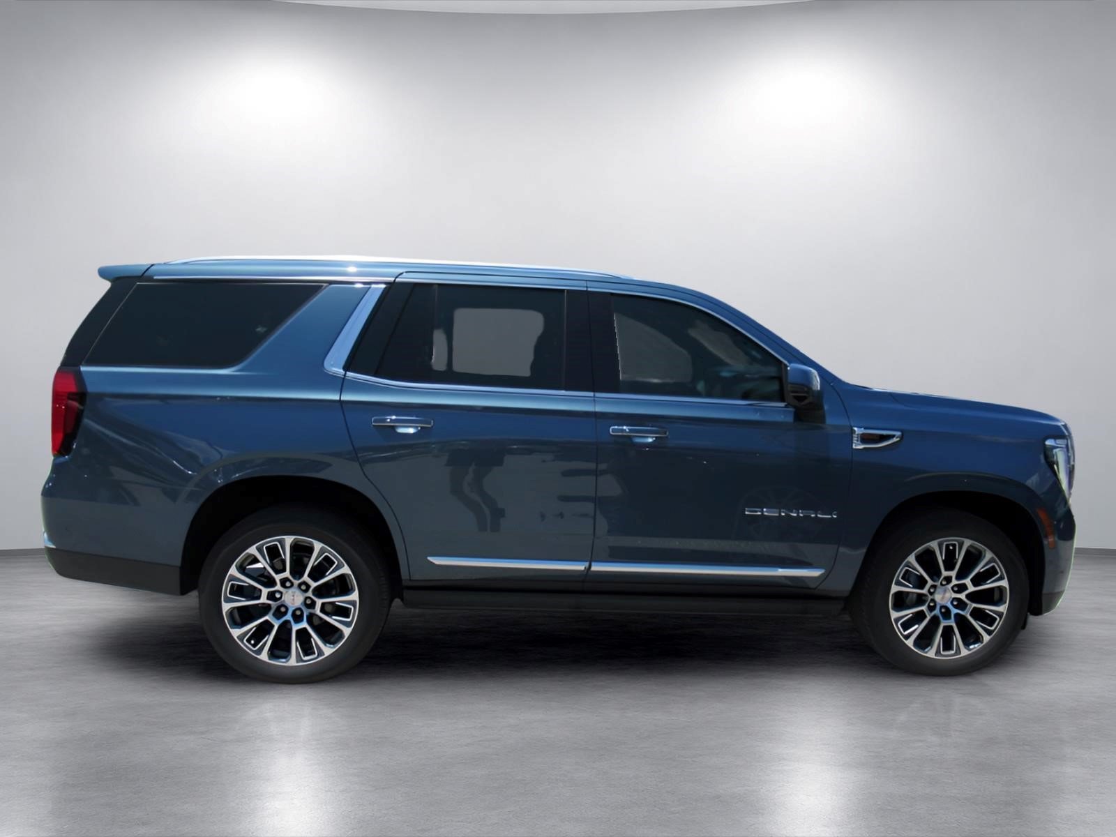 New 2026 GMC Yukon Denali w/ Sun & Power Step Package RWD image 2