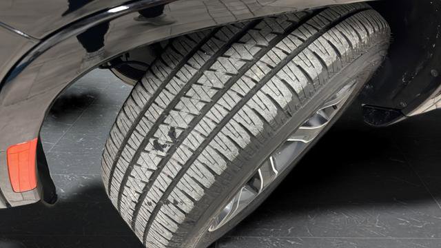 Used 2023 Jeep Grand Wagoneer 4WD w/ Flexible Seating Group image 30