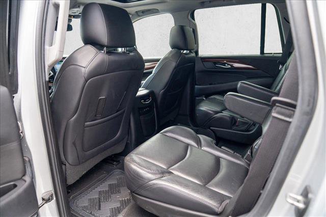 Used 2018 Cadillac Escalade Premium Luxury image 22