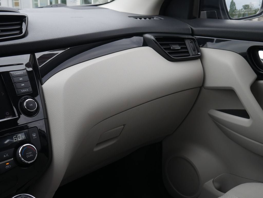 Used 2020 Nissan Rogue Sport SV FWD image 41