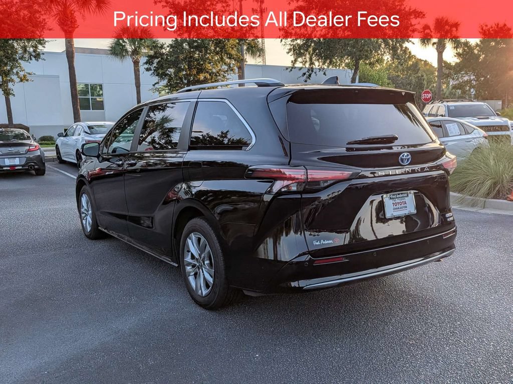 Certified 2023 Toyota Sienna Limited FWD image 7