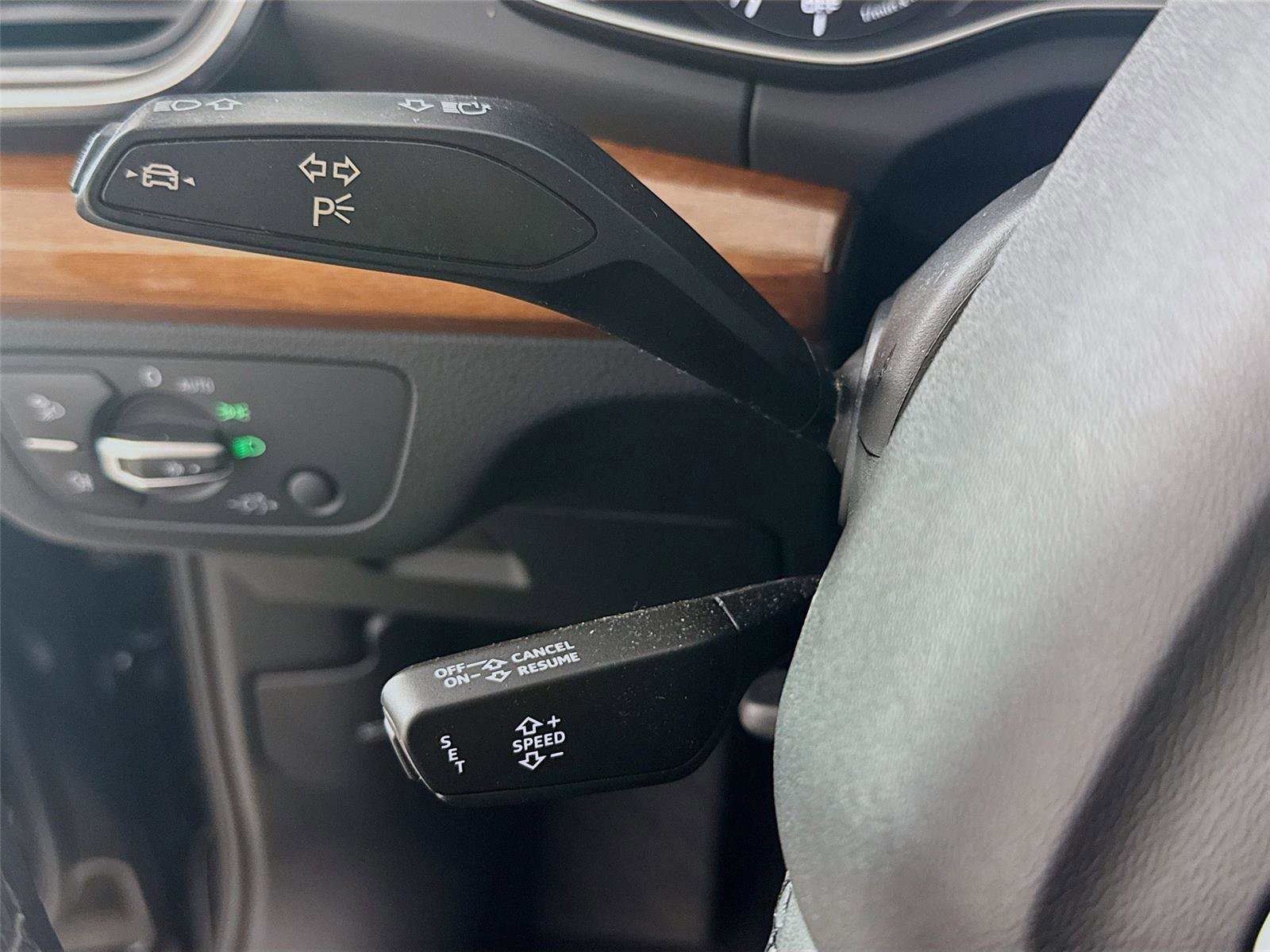 Used 2021 Audi Q5 Premium w/ Convenience Package image 5