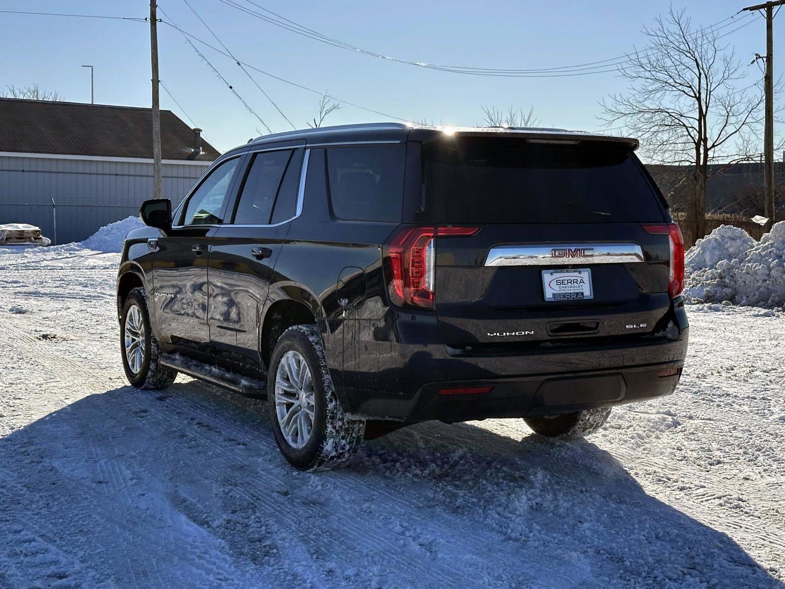 Used 2021 GMC Yukon SLE w/ Gmc Pro Safety Plus Package image 3