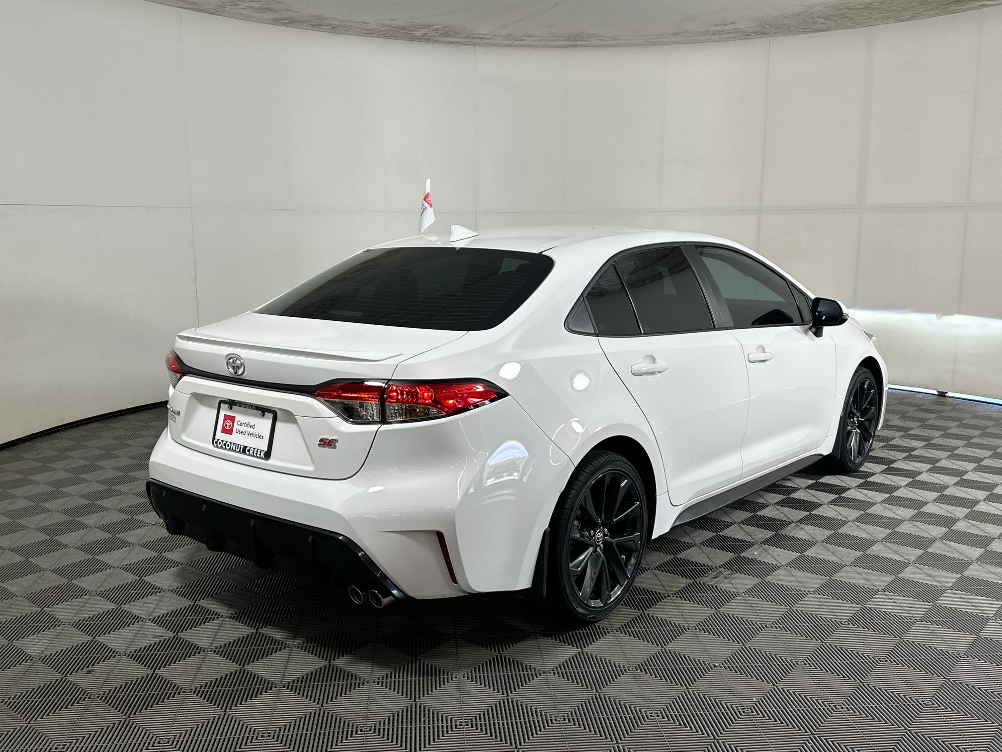 Certified 2026 Toyota Corolla SE FWD image 3