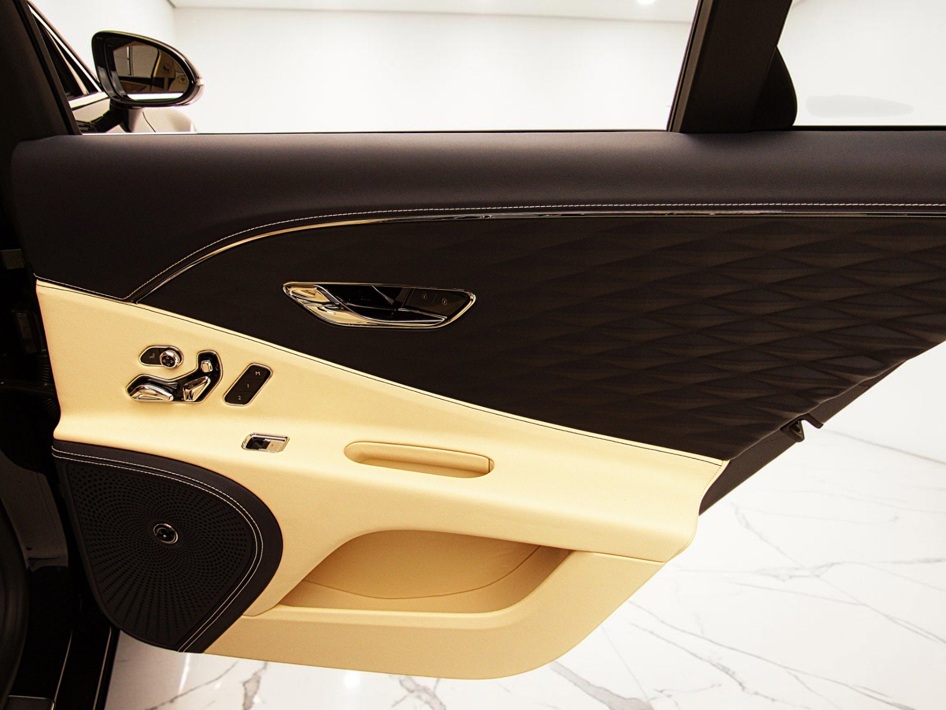 Certified 2022 Bentley Flying Spur V8 AWD/4WD image 45