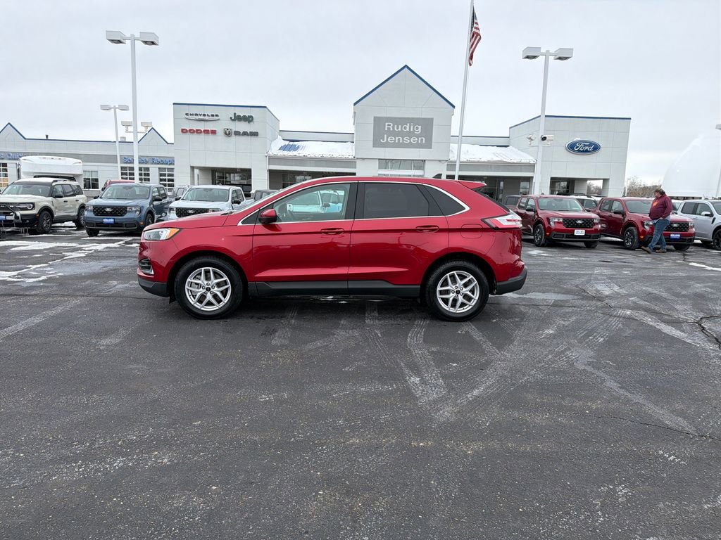 Used 2023 Ford Edge SEL w/ Convenience Package image 2