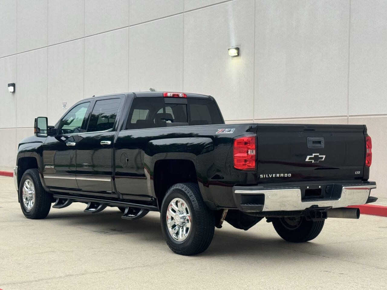 Used 2016 Chevrolet Silverado 2500 LTZ w/ Duramax Plus Package AWD/4WD image 3