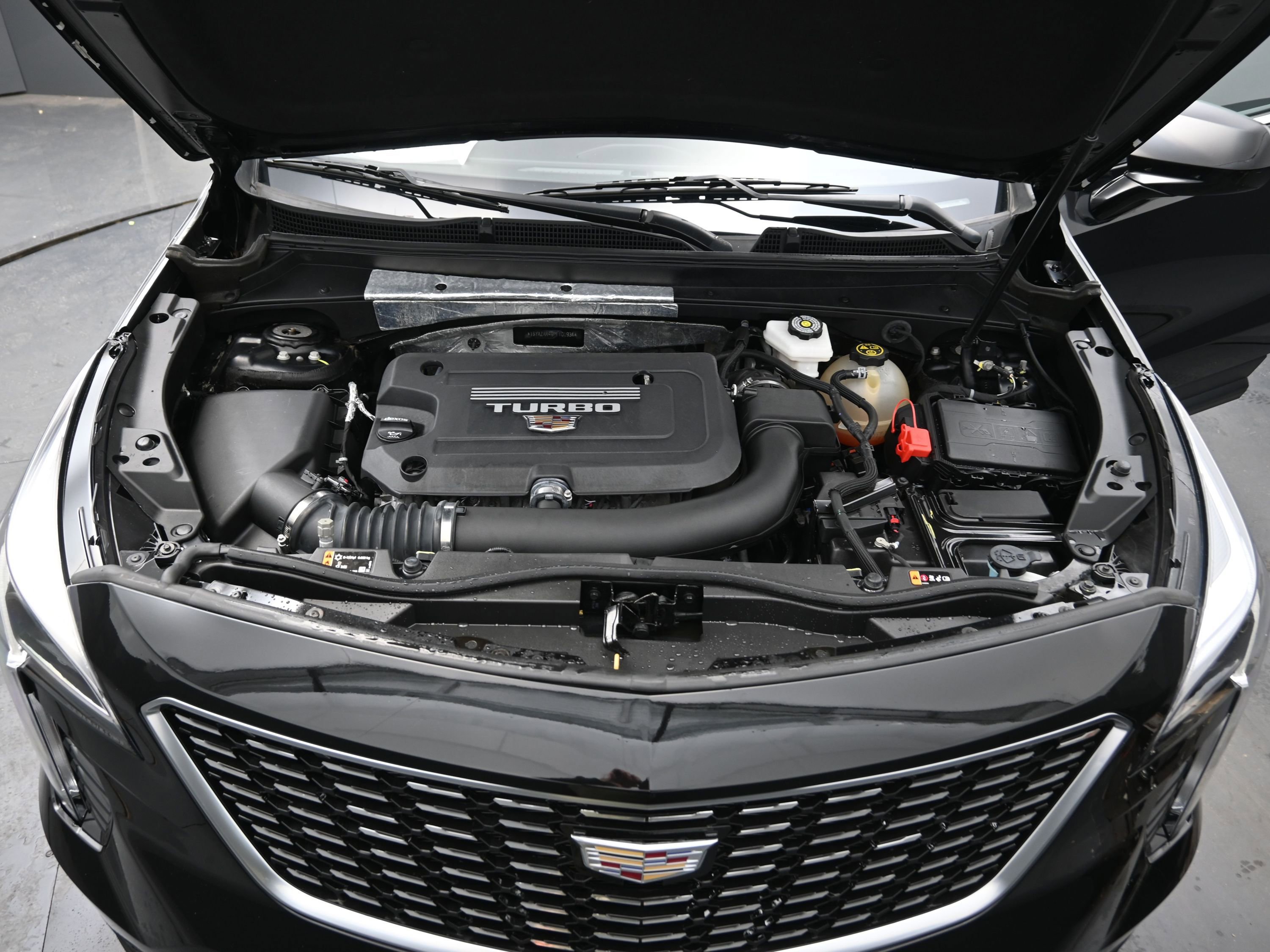 Used 2023 Cadillac XT4 Luxury w/ Cold Weather Package image 20