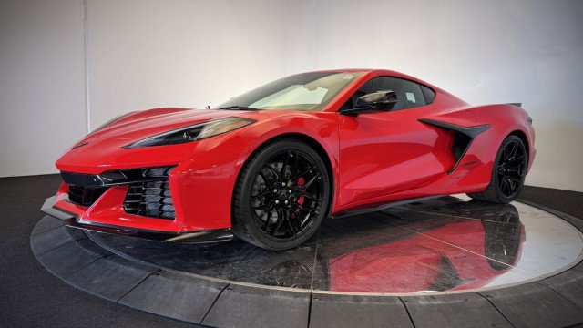 Used 2024 Chevrolet Corvette Z06 w/ Stealth Interior Trim Package RWD image 22