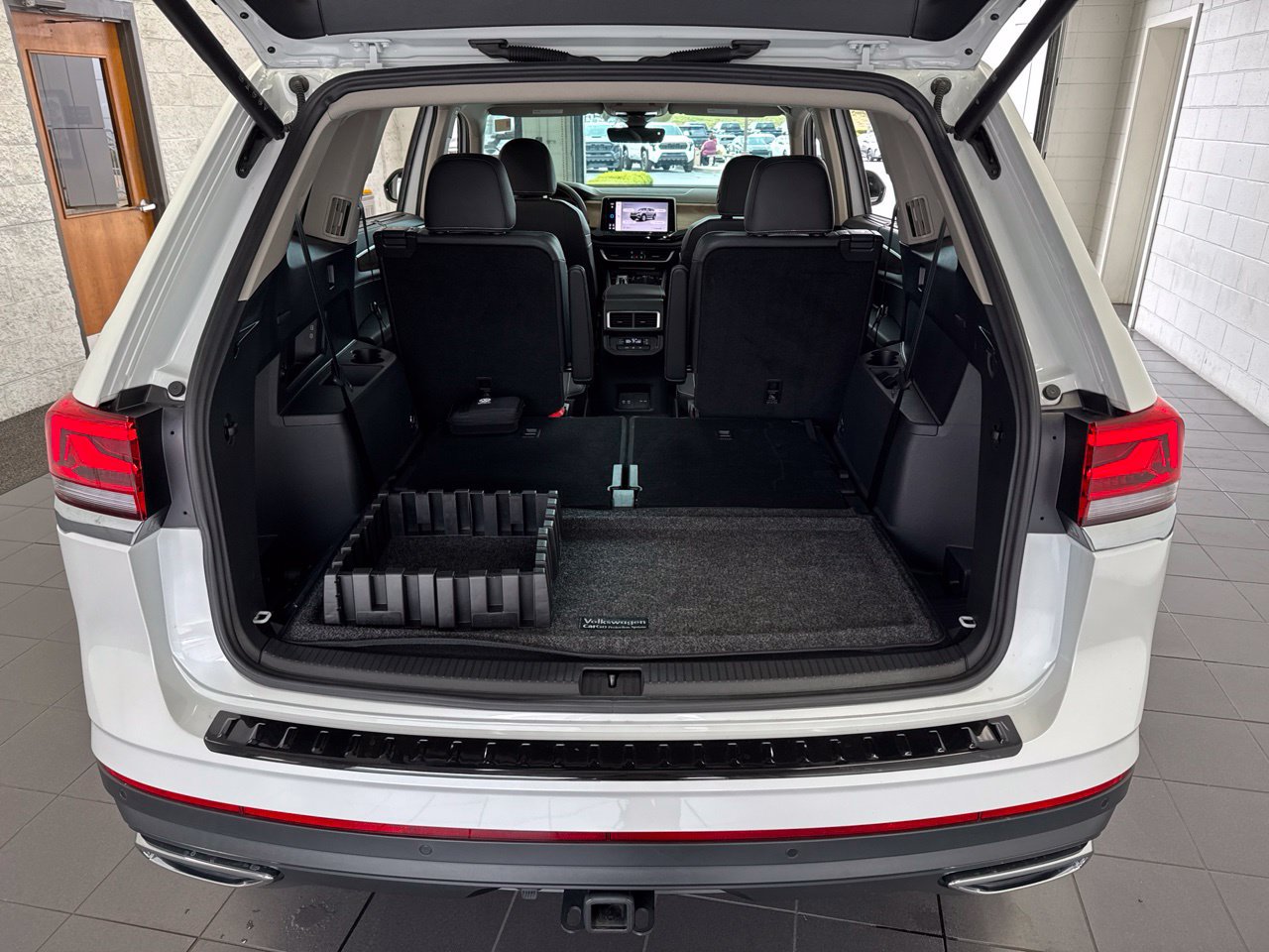 Used 2026 Volkswagen Atlas SE FWD image 10
