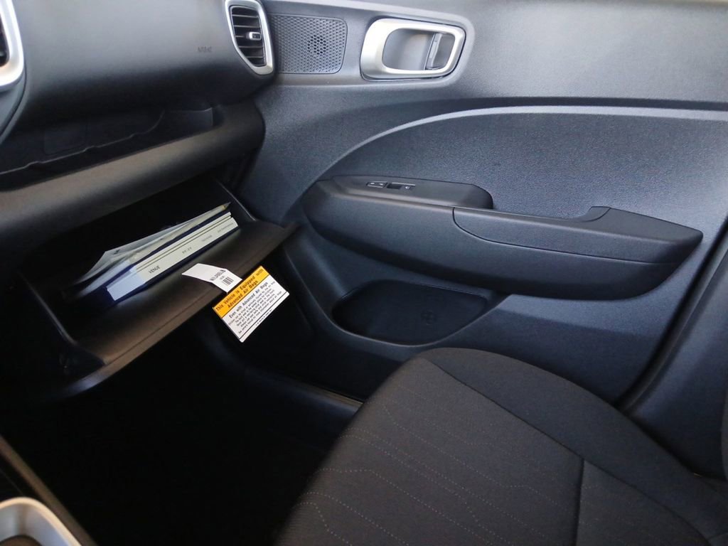 New 2026 Hyundai Venue SE FWD image 21