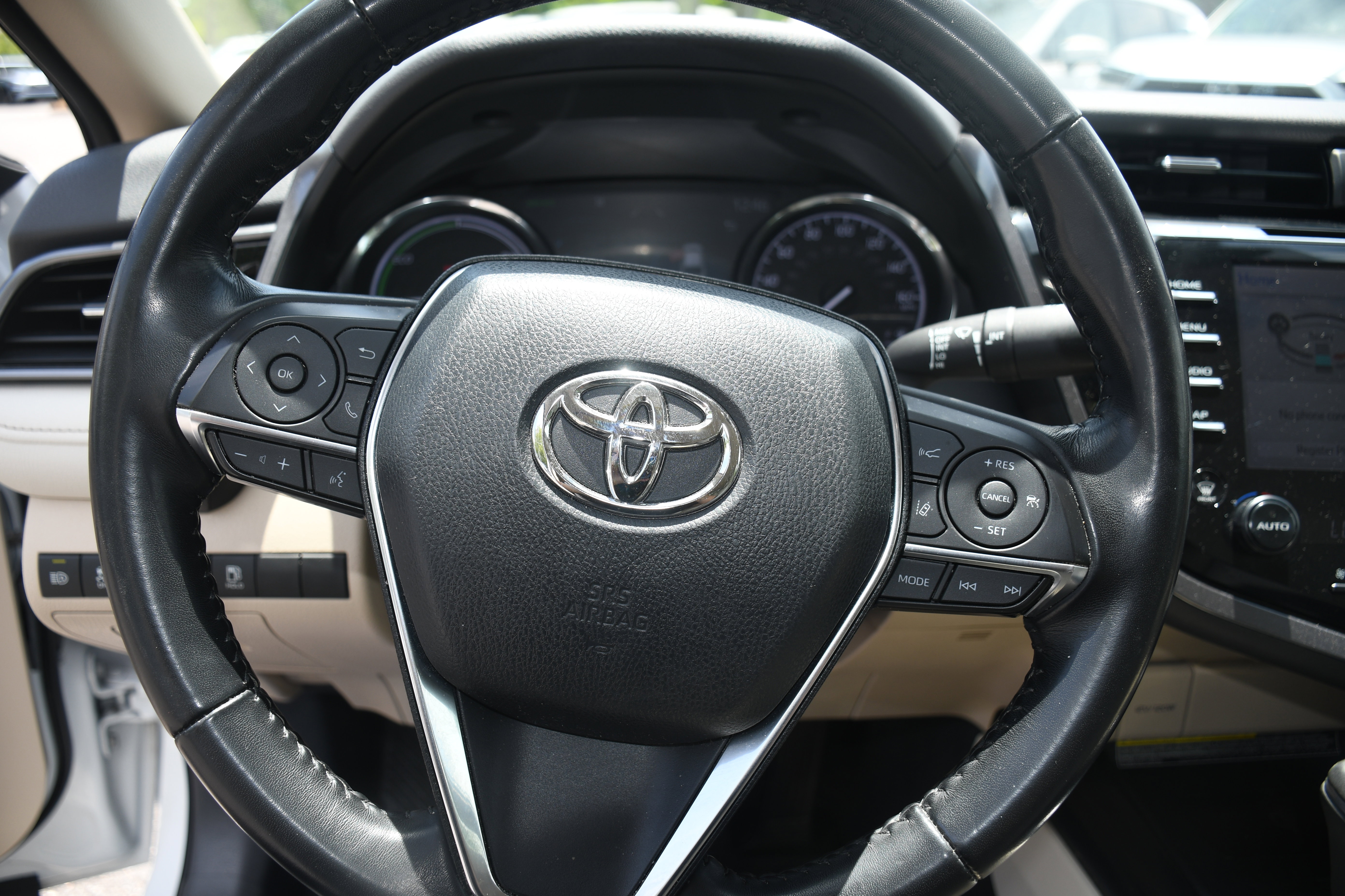 Used 2019 Toyota Camry XLE FWD image 12