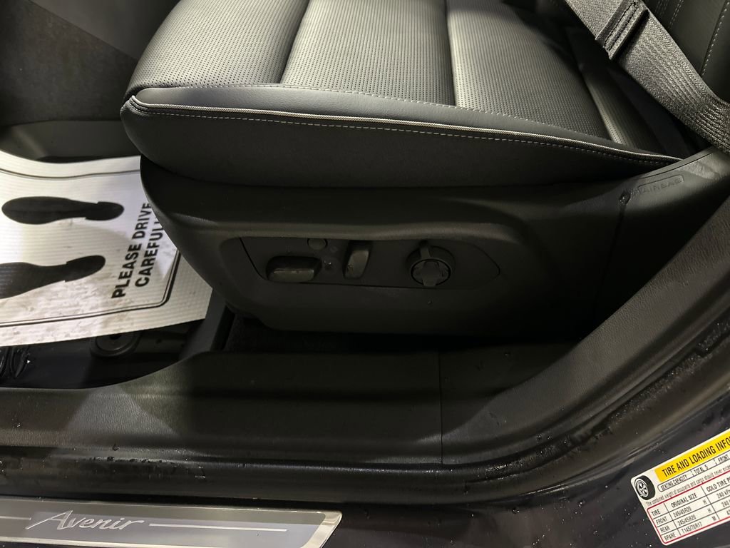 New 2026 Buick Envision Avenir image 11