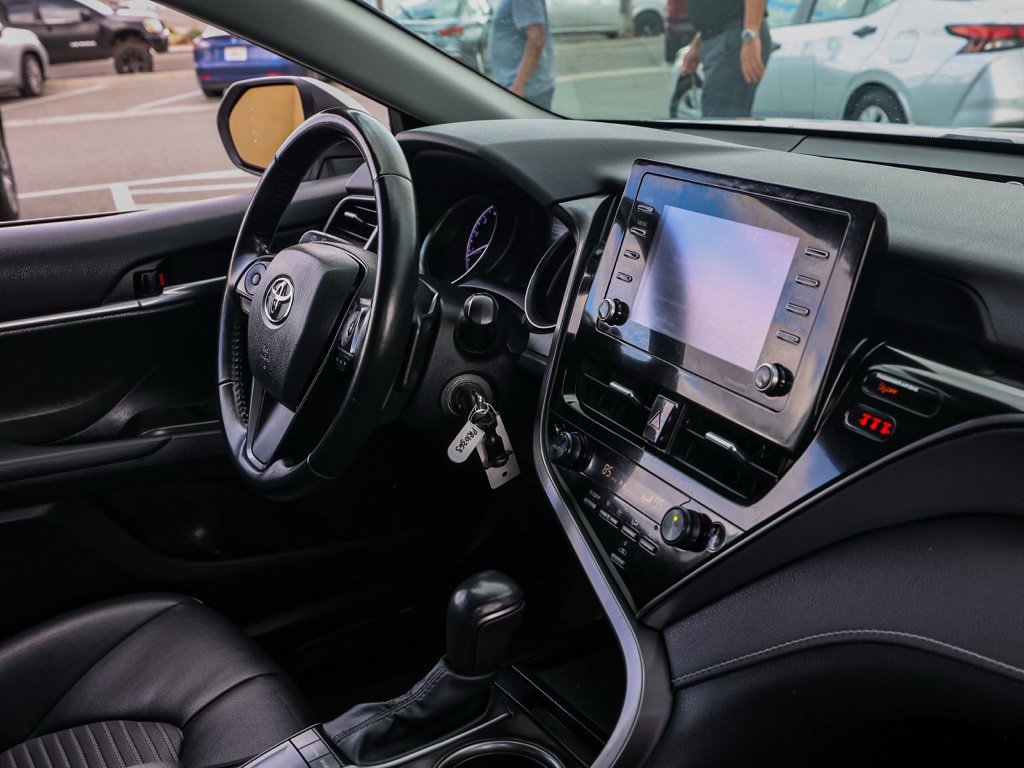 Used 2023 Toyota Camry SE image 19