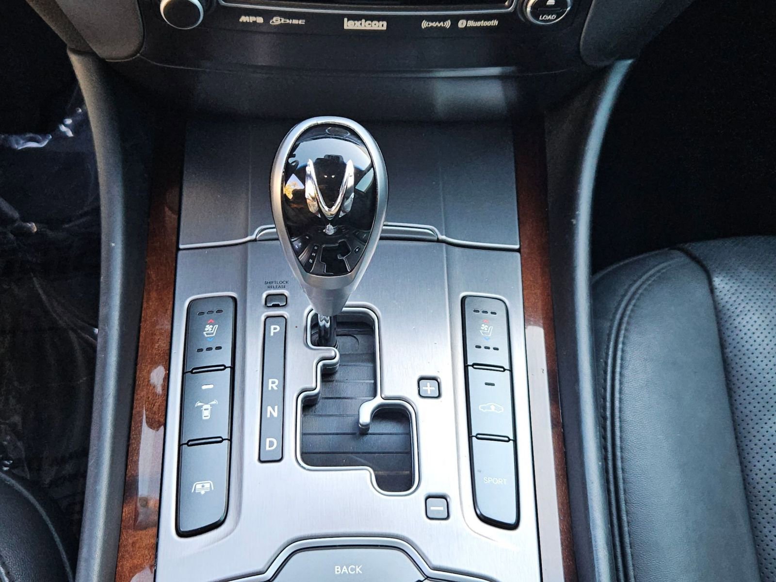 Used 2013 Hyundai Equus Ultimate image 16