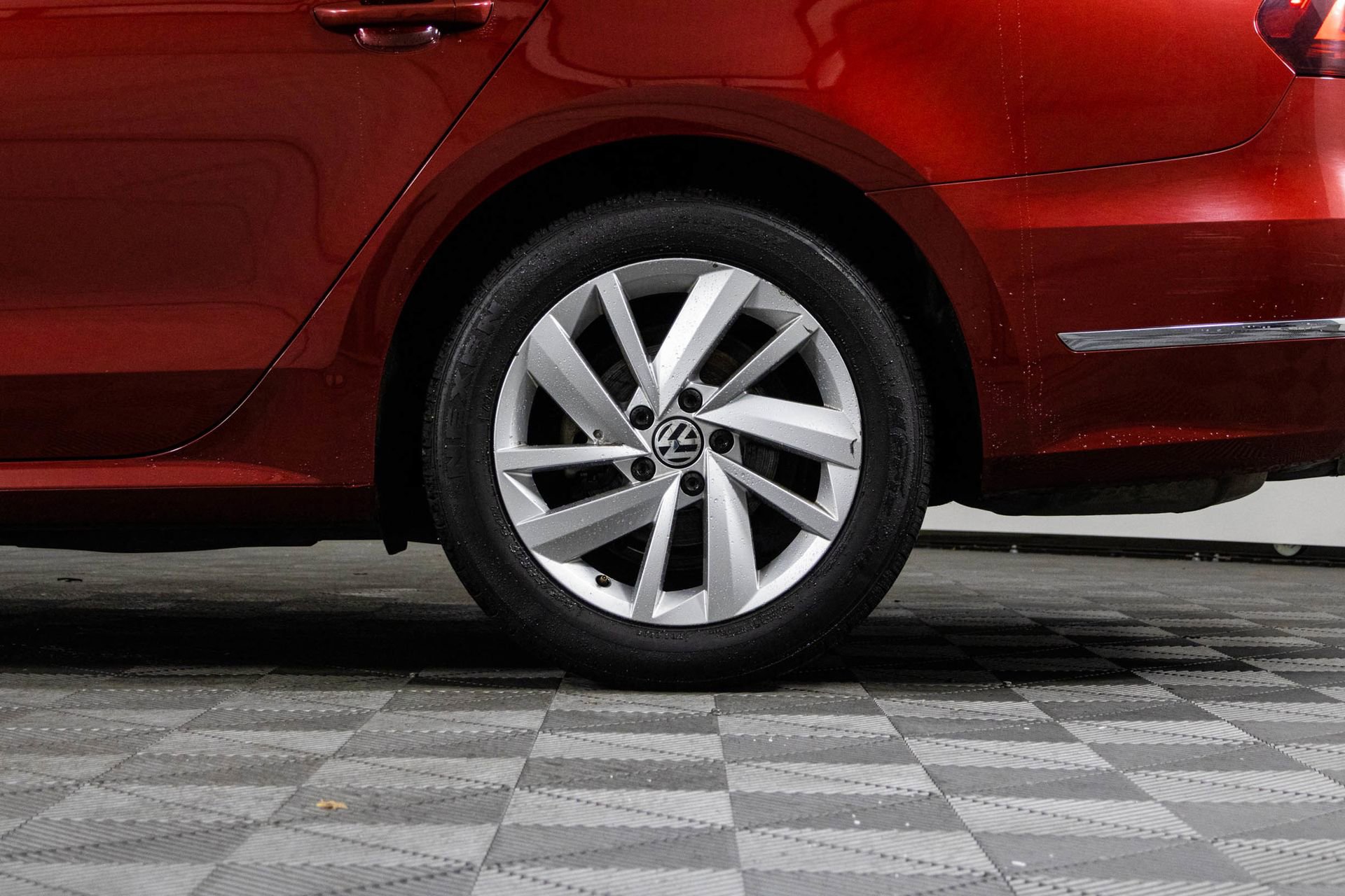 Used 2018 Volkswagen Passat 2.0T SE w/ SE Lighting Package image 44