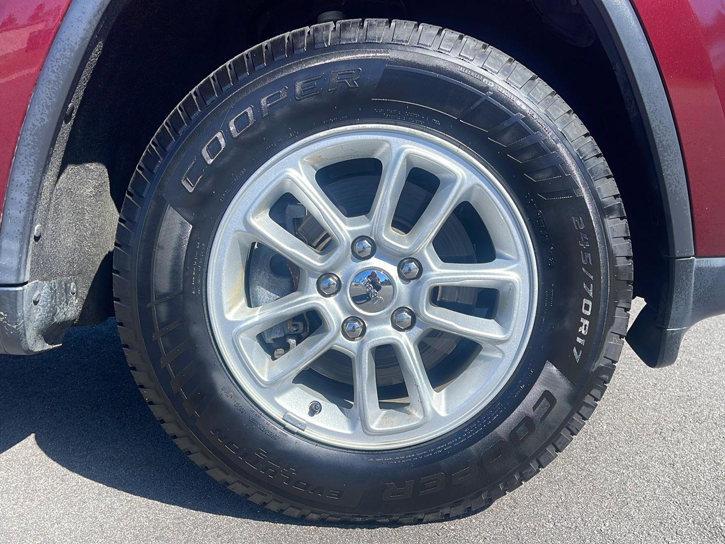 Used 2018 Jeep Grand Cherokee Laredo image 9