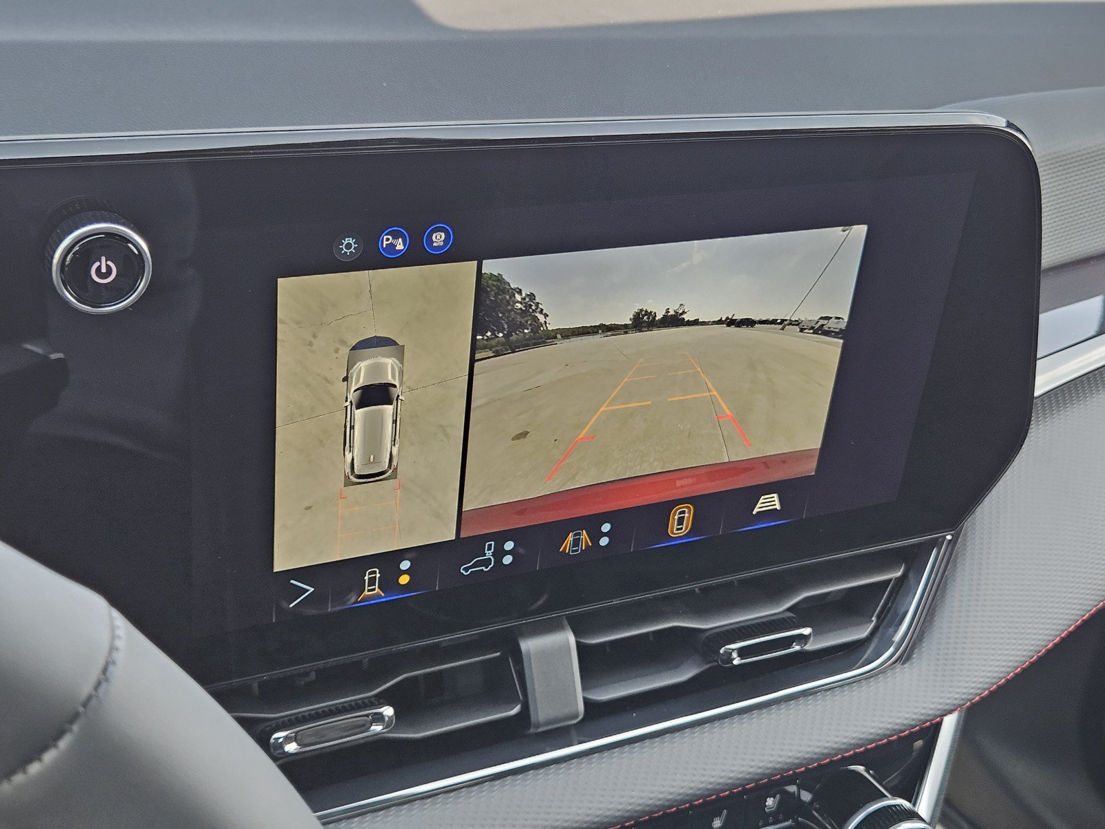New 2027 Chevrolet Equinox RS w/ Safety and Technology Package FWD image 13