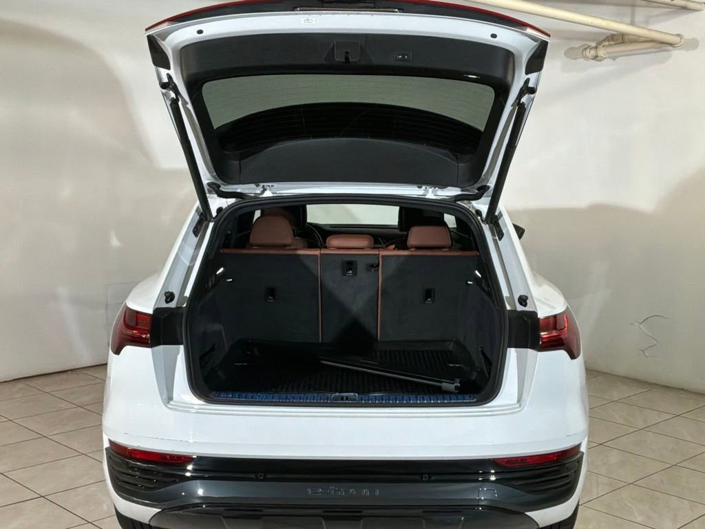 Used 2024 Audi Q8 e-tron Premium Plus w/ Premium Plus Package AWD/4WD image 23
