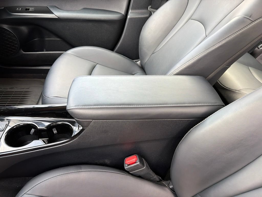 Used 2021 Toyota Prius Prime Limited FWD image 12