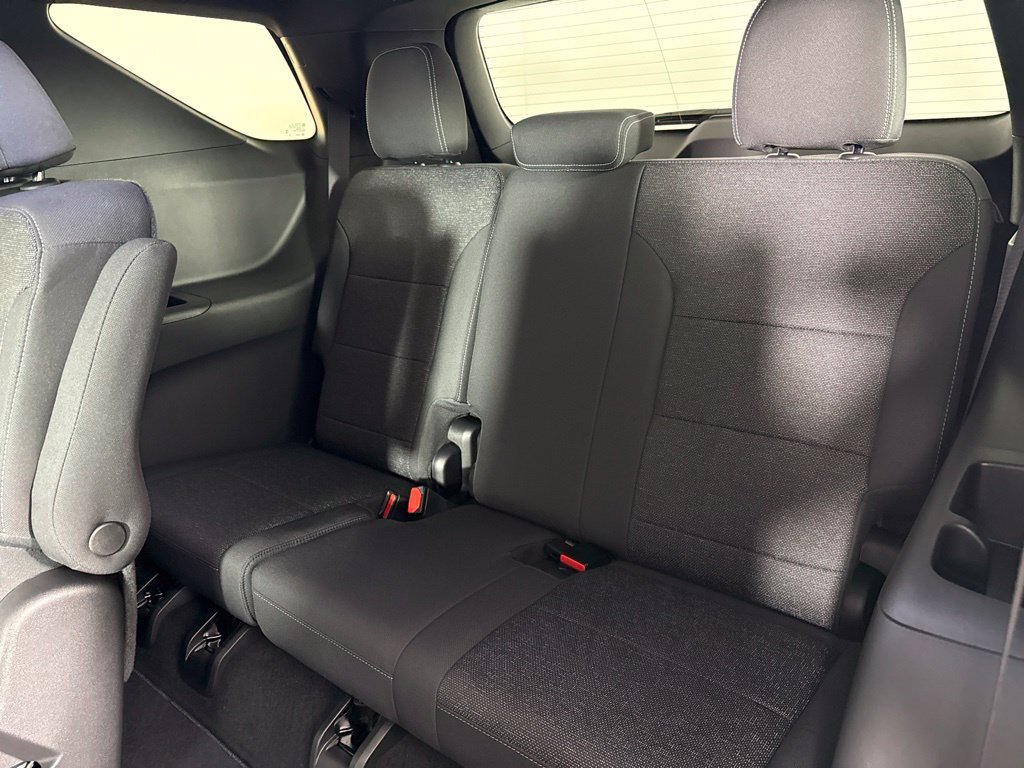 New 2027 Chevrolet Traverse LT FWD image 27