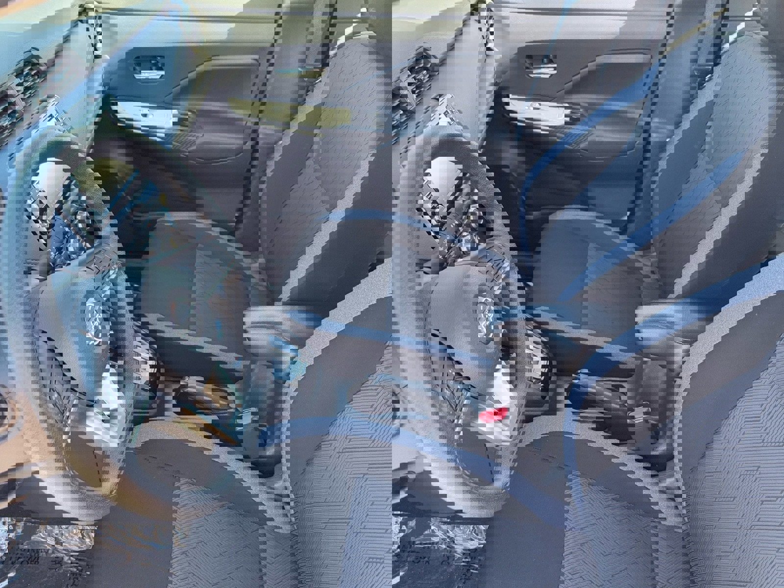 Used 2025 Nissan Versa SV image 17