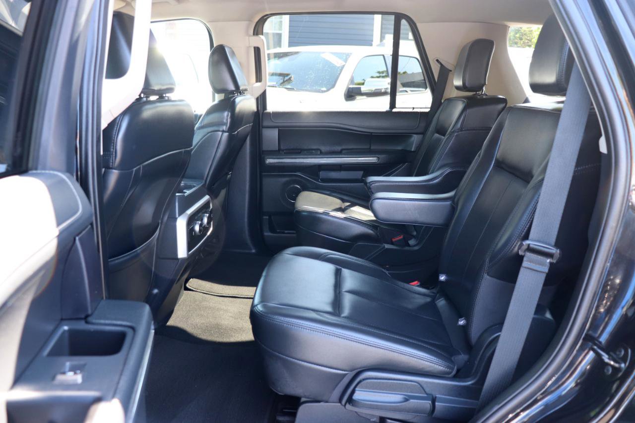Used 2024 Ford Expedition XLT AWD/4WD image 12