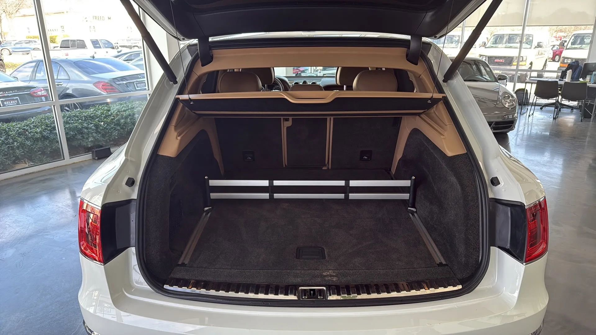 Used 2017 Bentley Bentayga W12 Sport Utility 4D image 16