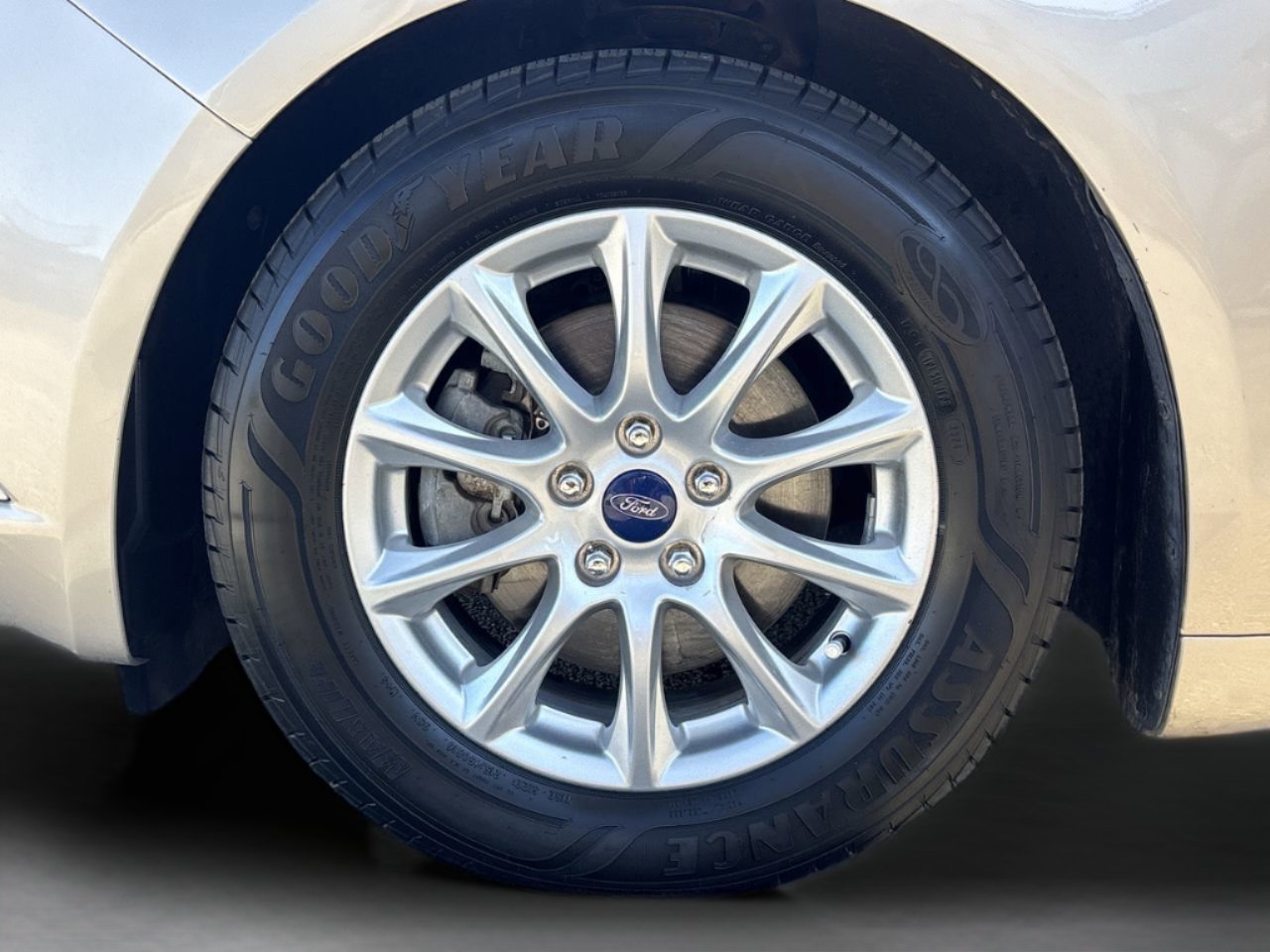 Used 2017 Ford Fusion S FWD image 31