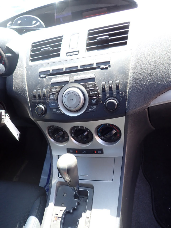 Used 2010 MAZDA MAZDA3 s Sport image 32