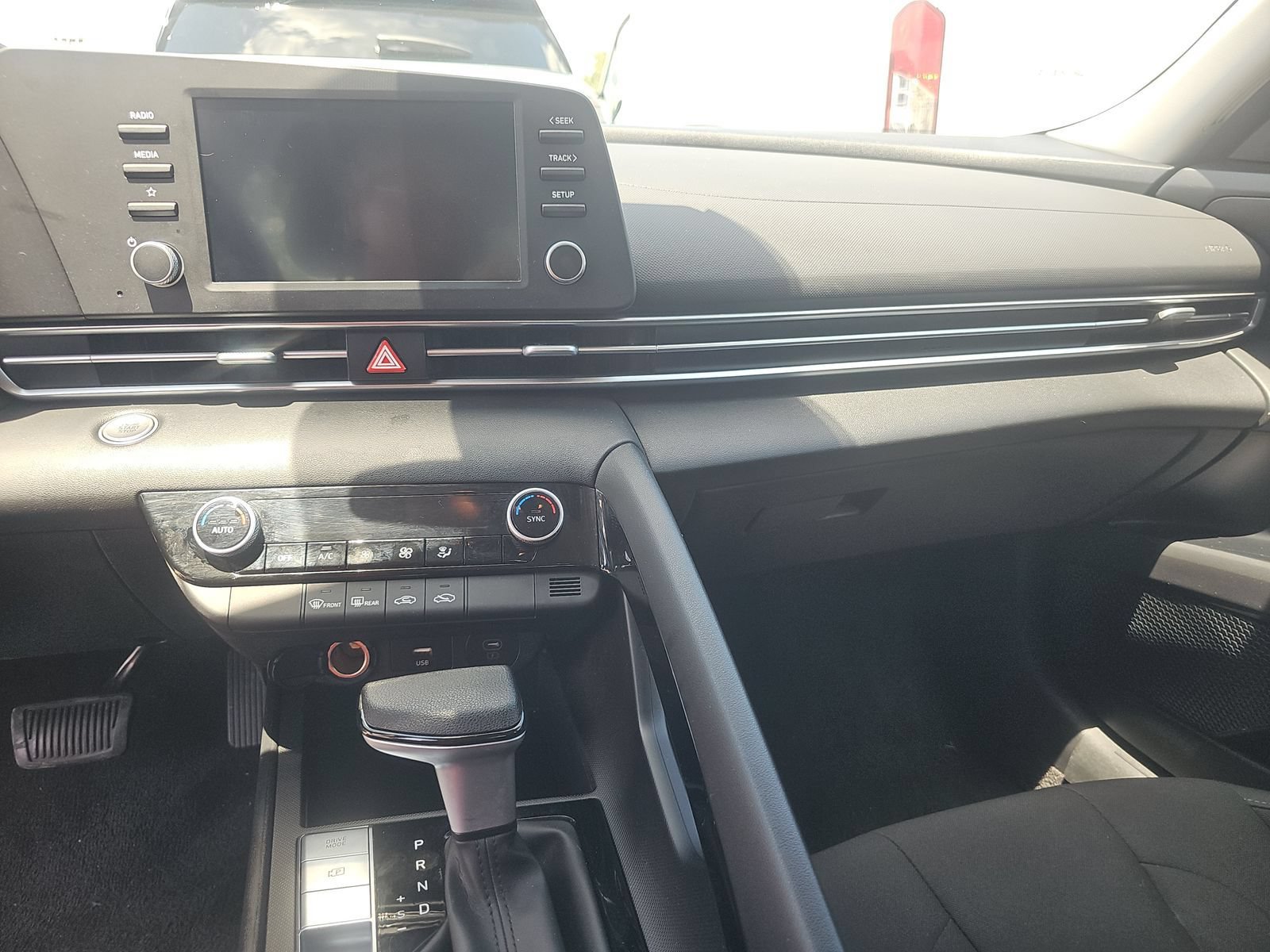 Used 2026 Hyundai Elantra Hybrid FWD image 25