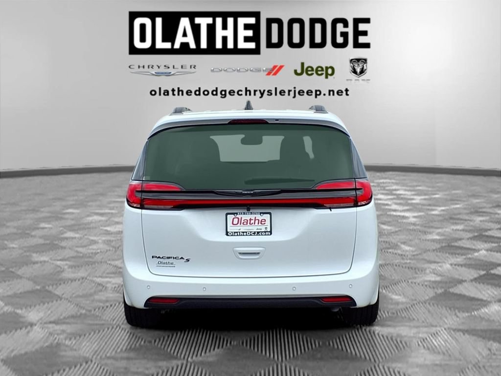New 2026 Chrysler Pacifica Select w/ S Appearance Package FWD image 26