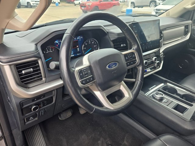 Used 2024 Ford Expedition Max XLT RWD image 3