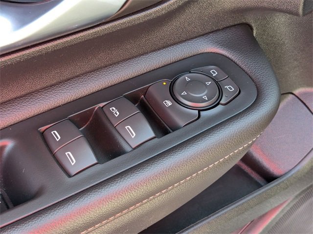 Used 2022 GMC Terrain SLE w/ Driver Convenience Package image 14