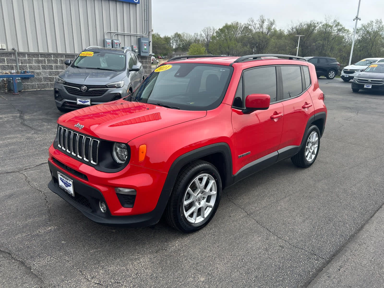 Used 2021 Jeep Renegade Latitude w/ Luxury Group I FWD image 7