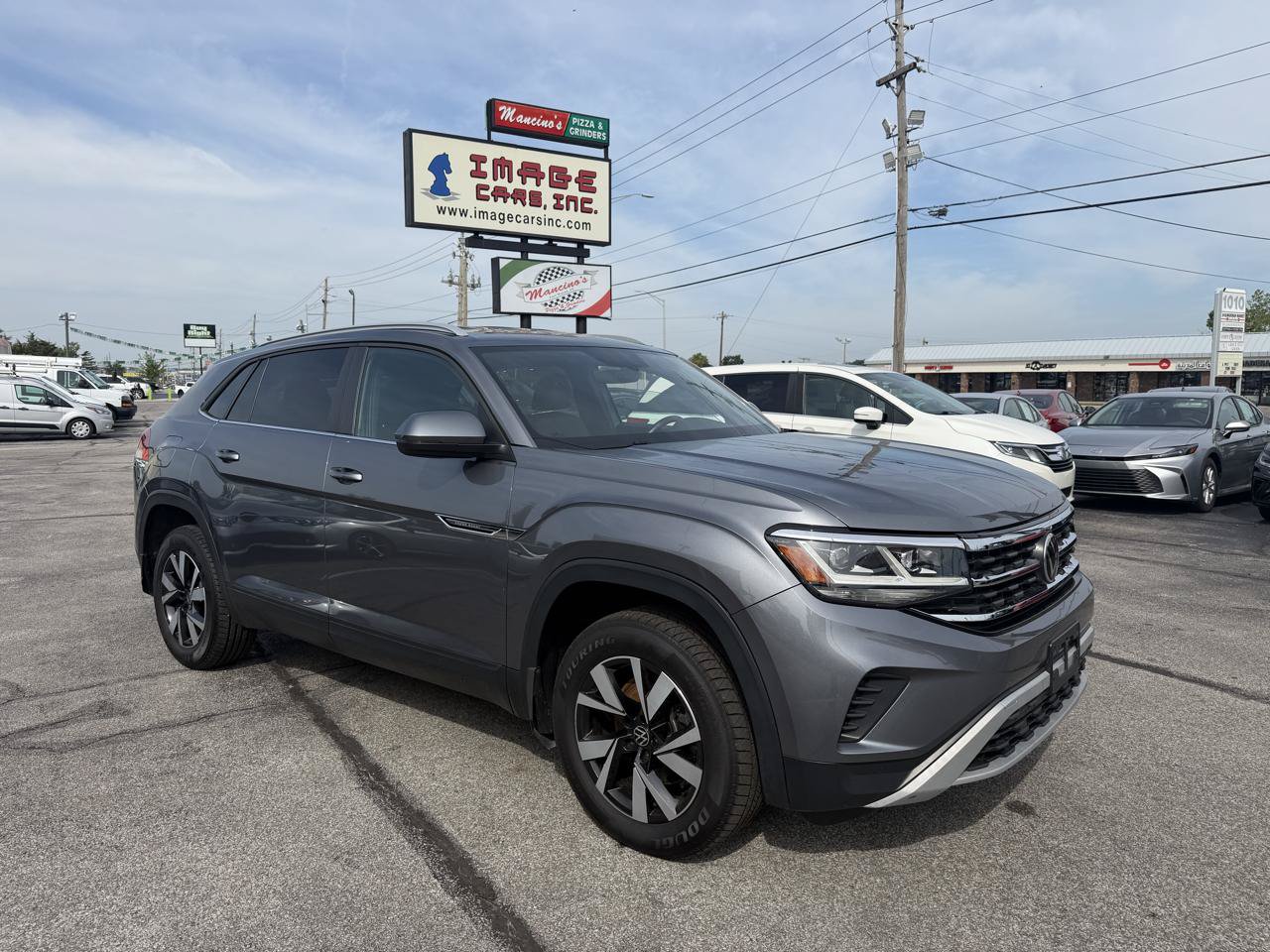 Used 2020 Volkswagen Atlas Cross Sport SE AWD/4WD image 4