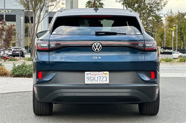 Used 2023 Volkswagen ID.4 Pro image 5